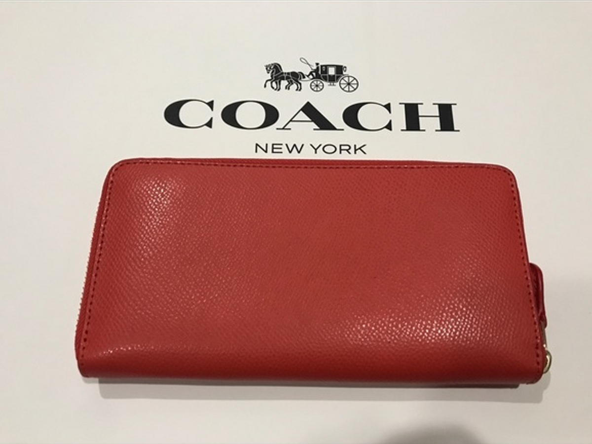 COACH Accordion Card Case In Glovetanned Leather in Red